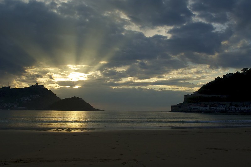 Kus Camara Atardecer en la playa de La Concha Plare