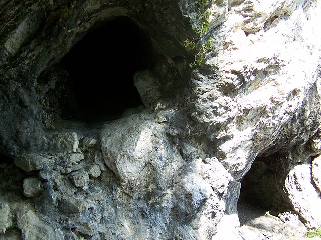 Grotte de Lamartine sur le lac du Bourget