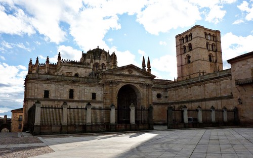 Façade principale de la Cathédrale de Zamora