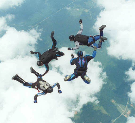 Skydiving_4_way