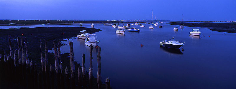 800px-Port_ostréicol_d'Arès,_France_(panoramique)