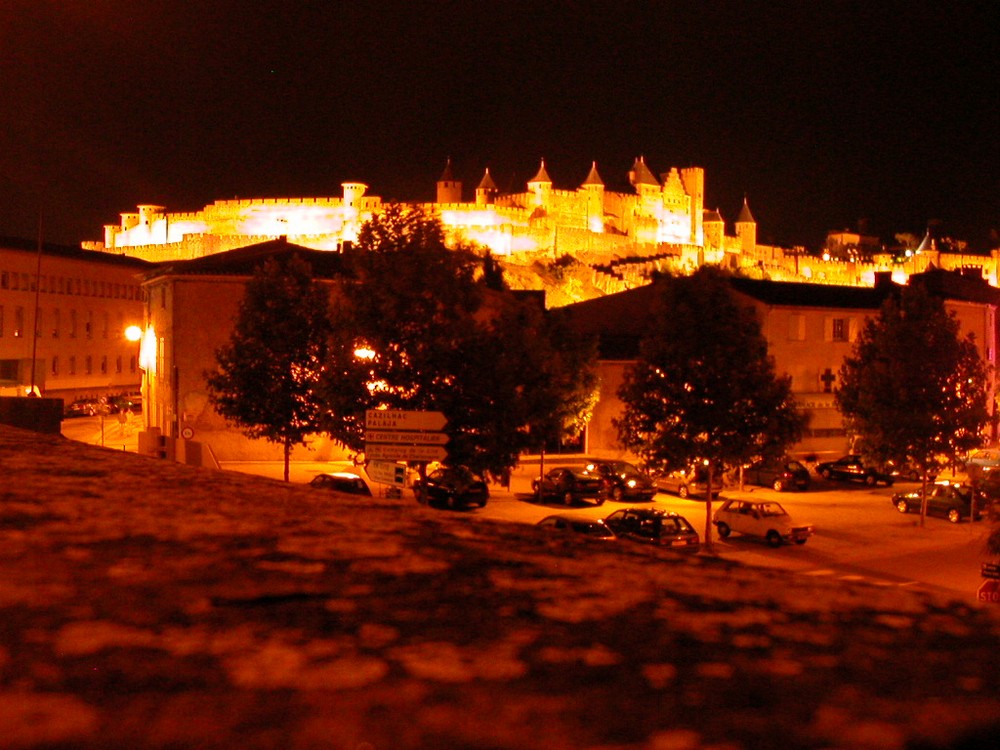 La cité de Carcassonne qui brille, une image incroyable de toute beauté ! 