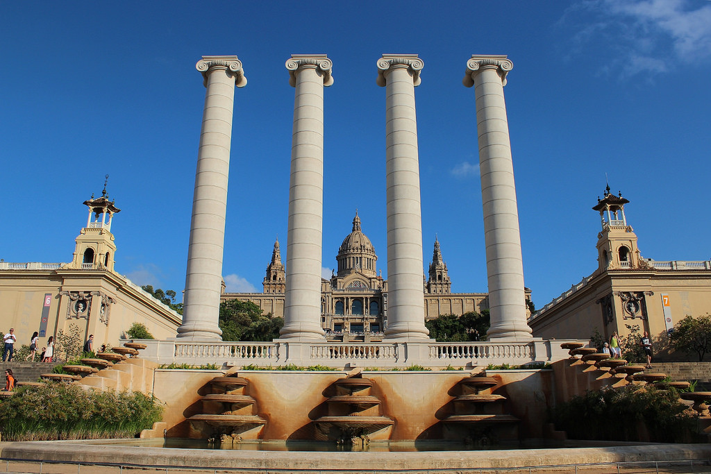 Les quatre colonnes de Puig i Cadafalch - Crédit photo @Albert Torelló - Flickr