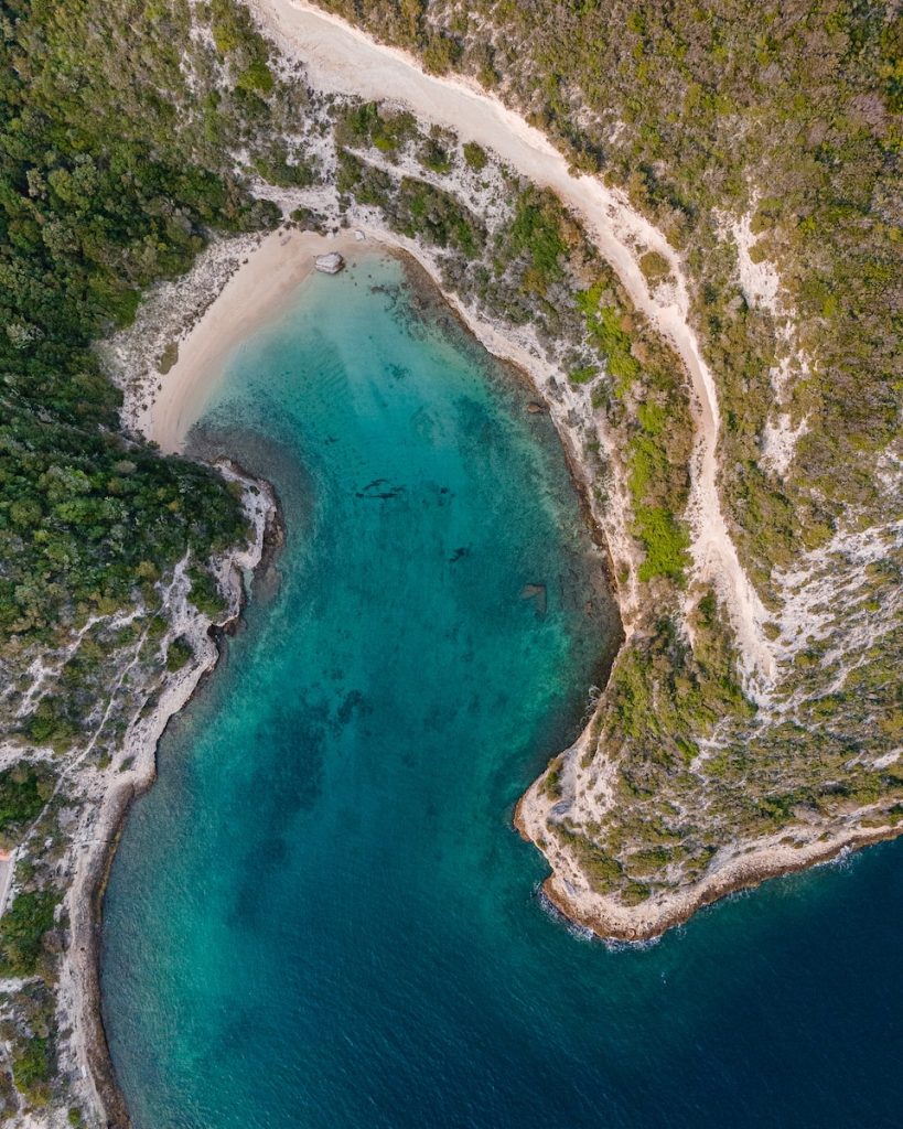 Caraïbes en corse Et si on faisait le tour du monde en restant en France ?