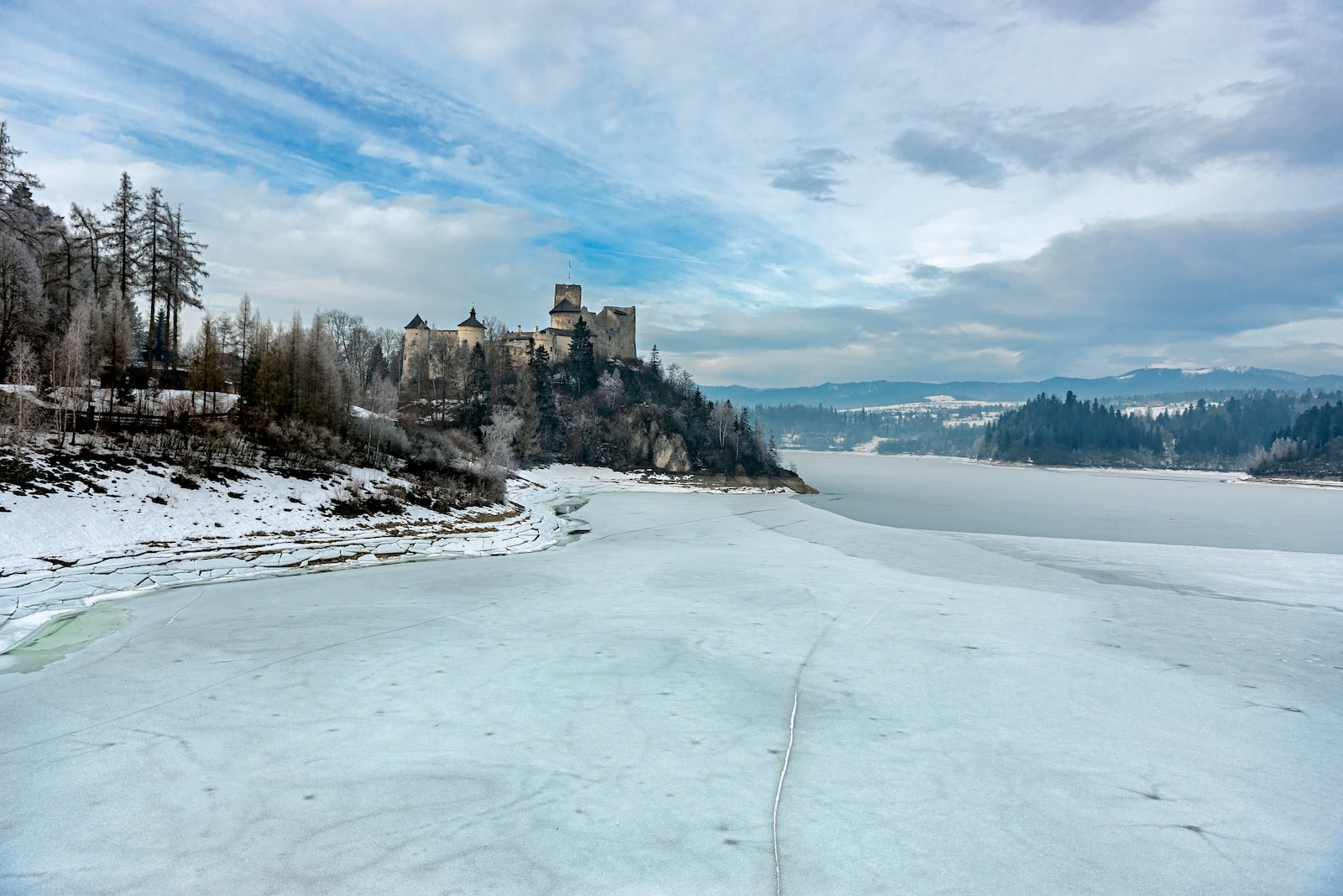 Château enneige europe