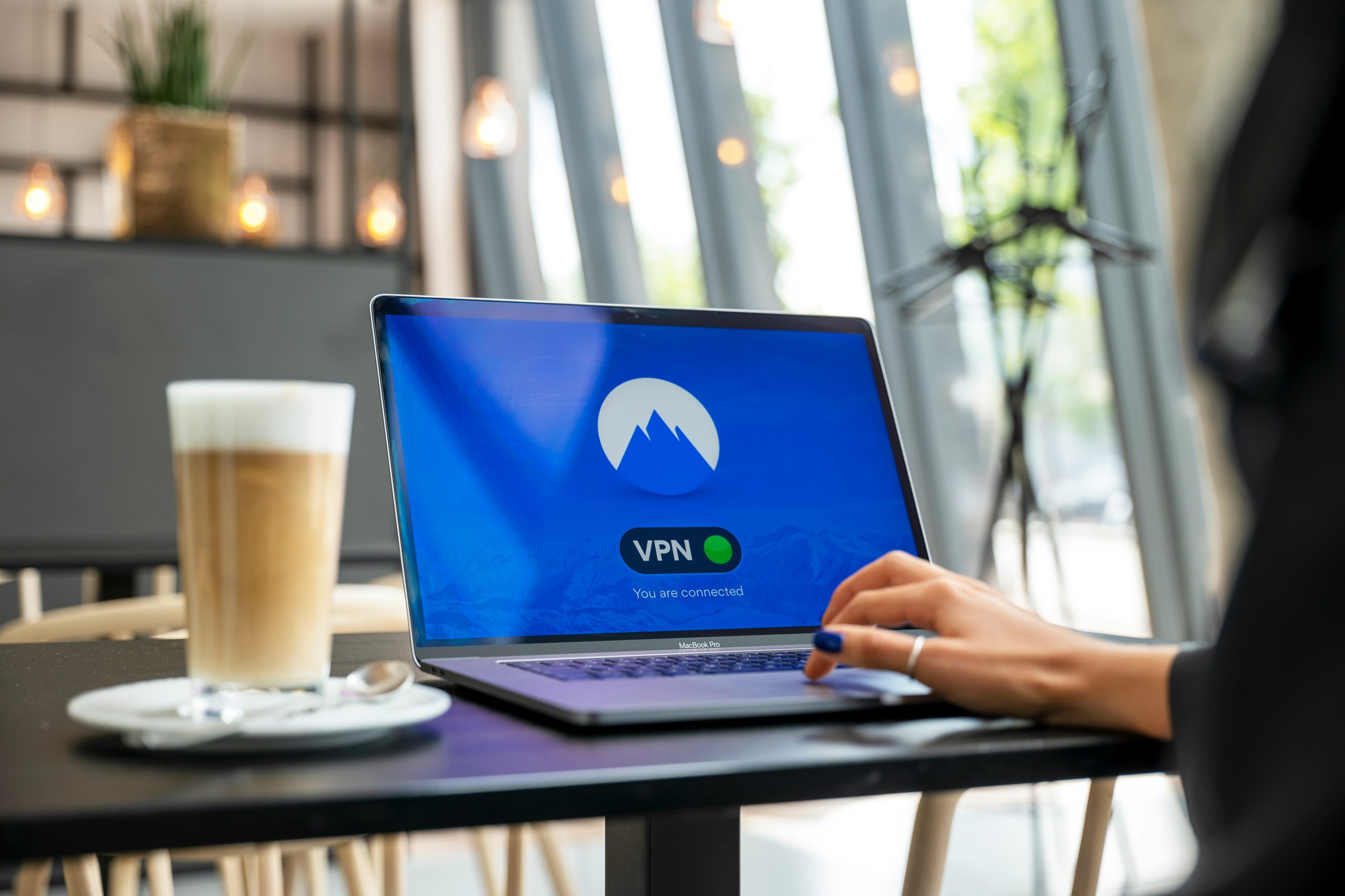 découvrez comment le service vpn peut protéger votre vie privée en ligne et sécuriser vos connexions internet. profitez de l'anonymat et de la sécurité avec un vpn fiable.