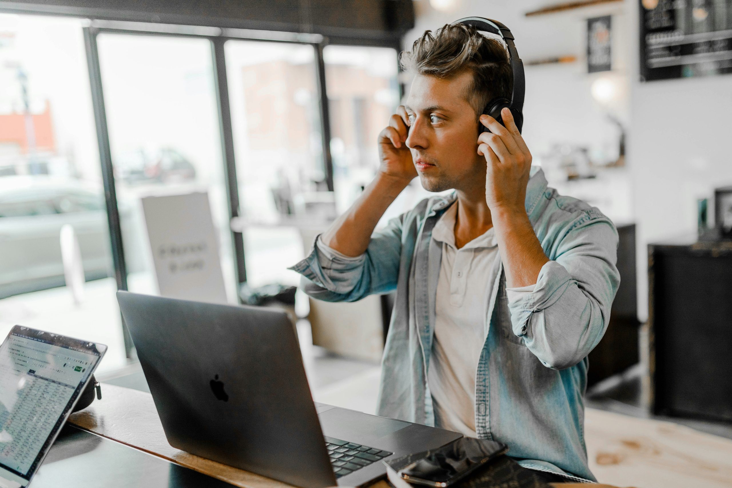 découvrez nos offres de forfaits mobiles adaptés à vos besoins avec des tarifs avantageux chez [nom de l'entreprise]. souscrivez dès maintenant pour profiter des meilleurs plans pour votre mobile.