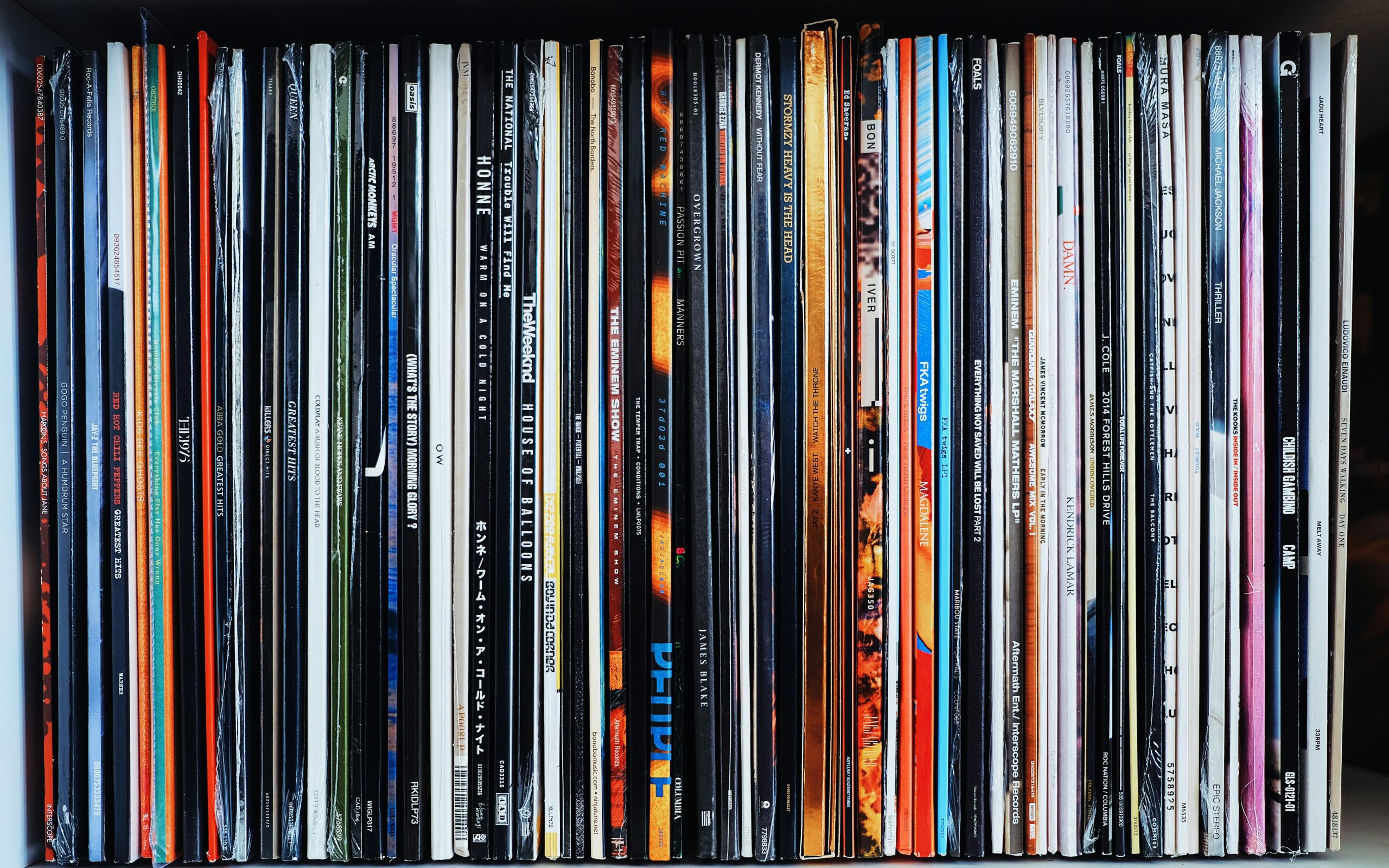 découvrez notre sélection de vinyles : rock, pop, jazz, et bien plus encore. trouvez vos artistes préférés et ajoutez de la musique à votre collection avec nos vinyles haute qualité.