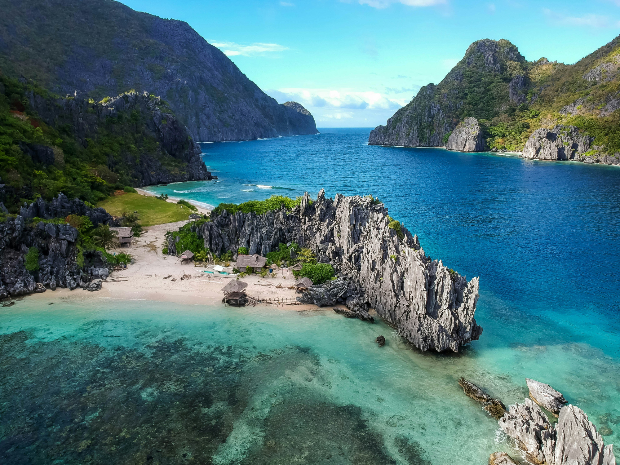 découvrez le paradis sur terre avec notre sélection de destinations paradisiaques et de séjours inoubliables. profitez de plages de rêve, d'eaux cristallines et de paysages enchanteurs pour des vacances parfaites.