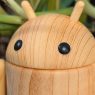 Le compagnon androïde Pine Pal : une figurine en faux bois à découvrir dans notre galerie